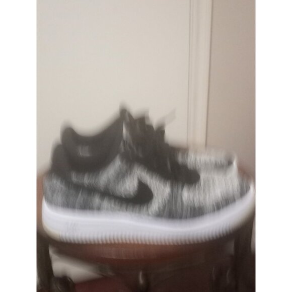 Nike Men's Air Force 1 Flyknit 2.0 Oreo Size 8.5 Casual Shoe Sneaker AV3042-001